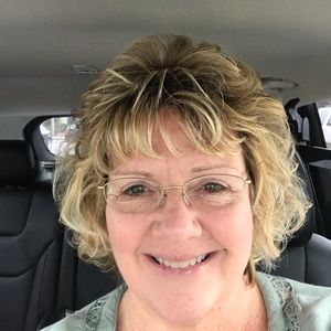 Meet your Posher, Laurie